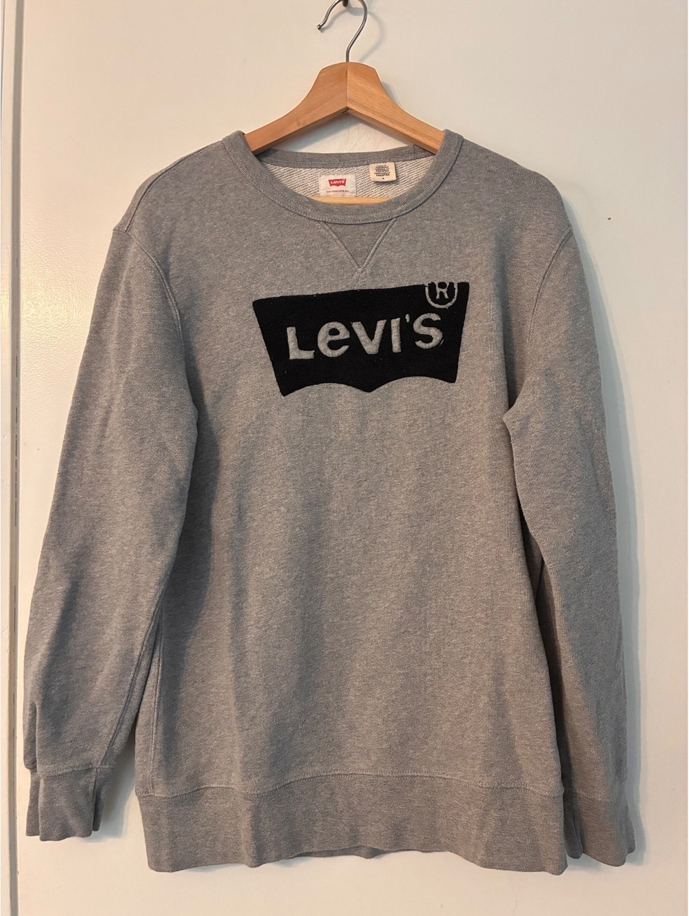 Levi’s Gray Batwing Logo Crewneck Sweatshirt Men’s Medium